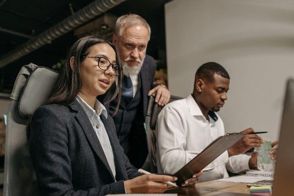 Maîtrisez la Publicité d'Entreprise : Guide Complet et Stratégies à Grand Impact